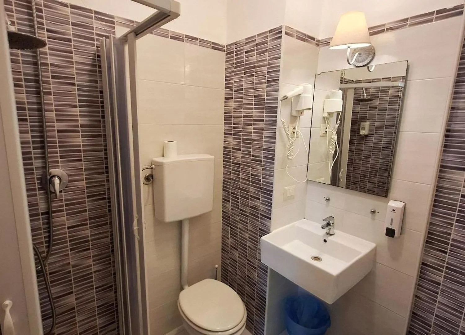 Hotel Aurelia Milano Centrale 2*, Milan