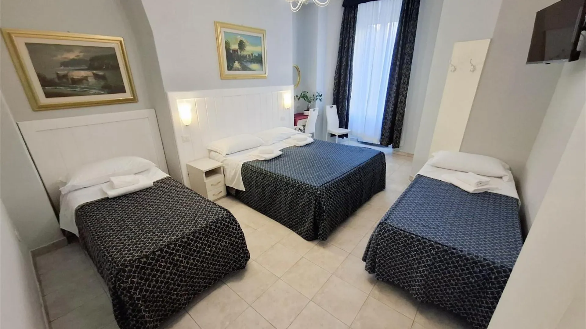 Hotel Aurelia Milano Centrale 2*, Milan