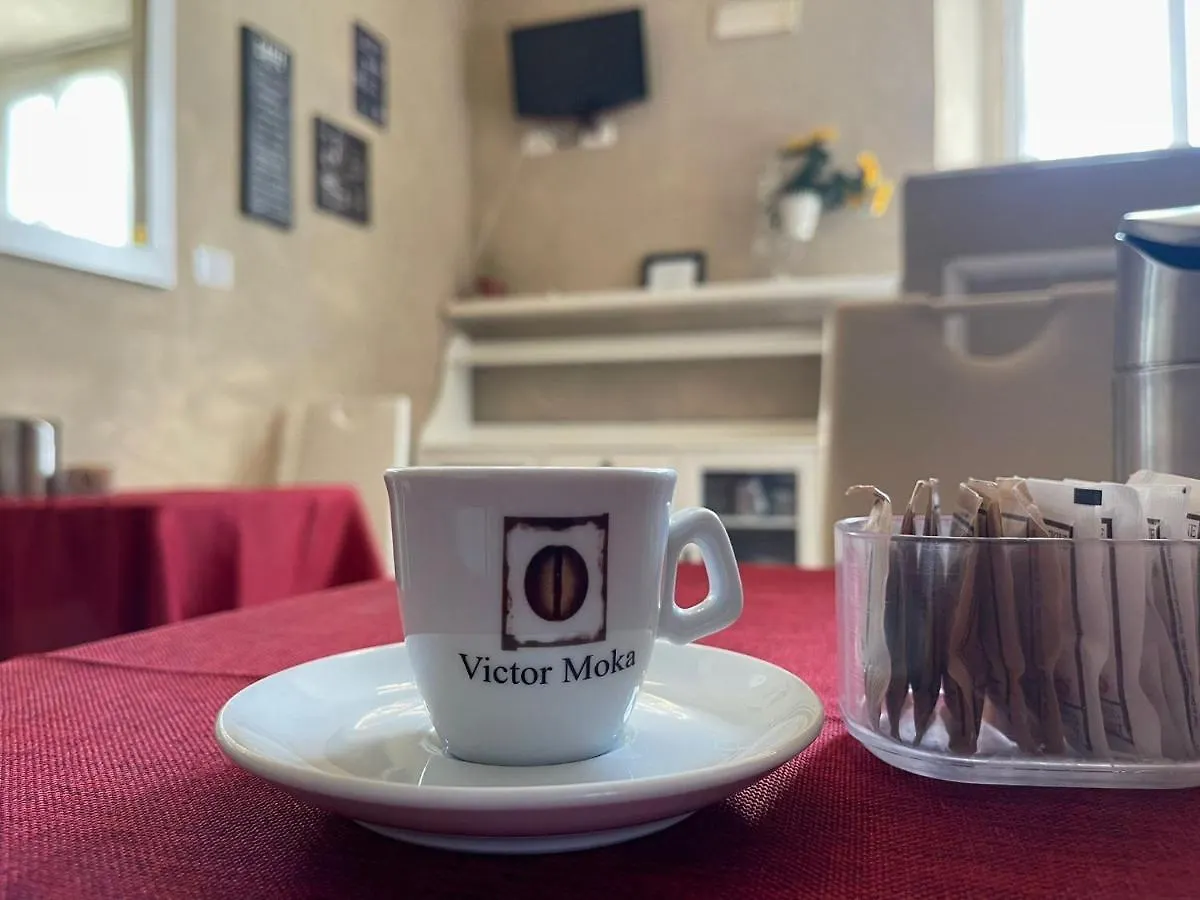 Hotel Aurelia Milano Centrale 2*, Milan